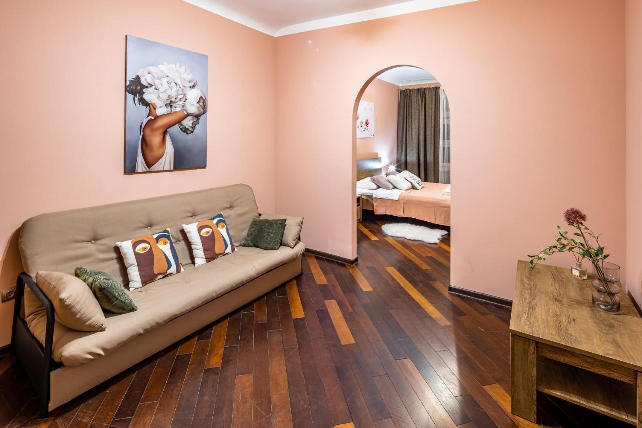 The Main Square! 2 Separated Bedrooms, Balcony Lviv Buitenkant foto